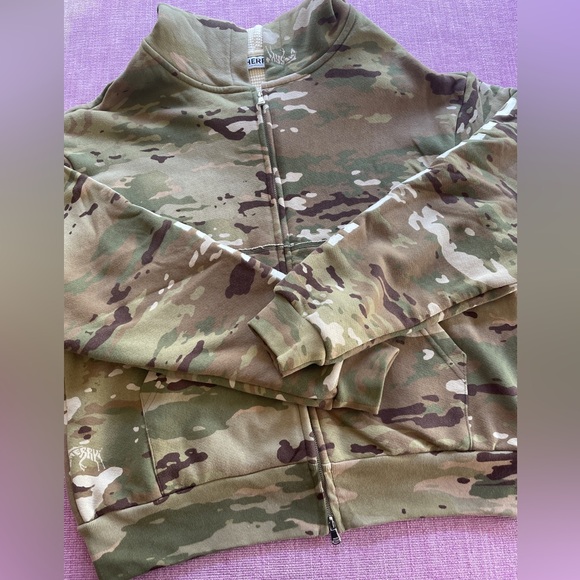 Cherry LA logo camouflage zip-up hoodie. Gently, gently used. - Picture 3 of 13